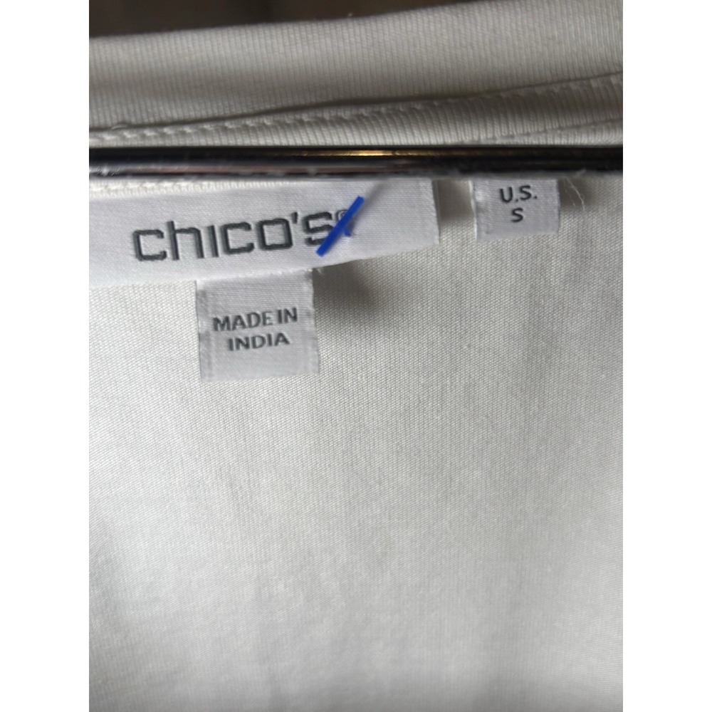 Chicos Small Gold Foil Short Sleeve Top Chicos 0 Pink Palms Metallic Gold - Picture 8 of 11